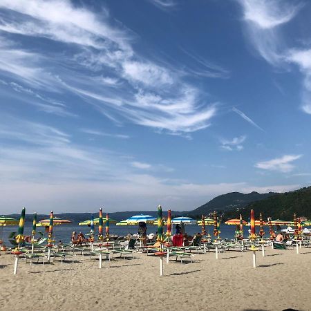 Appartamento Lido 'With Parking Space Included' Toscolano Maderno Luaran gambar