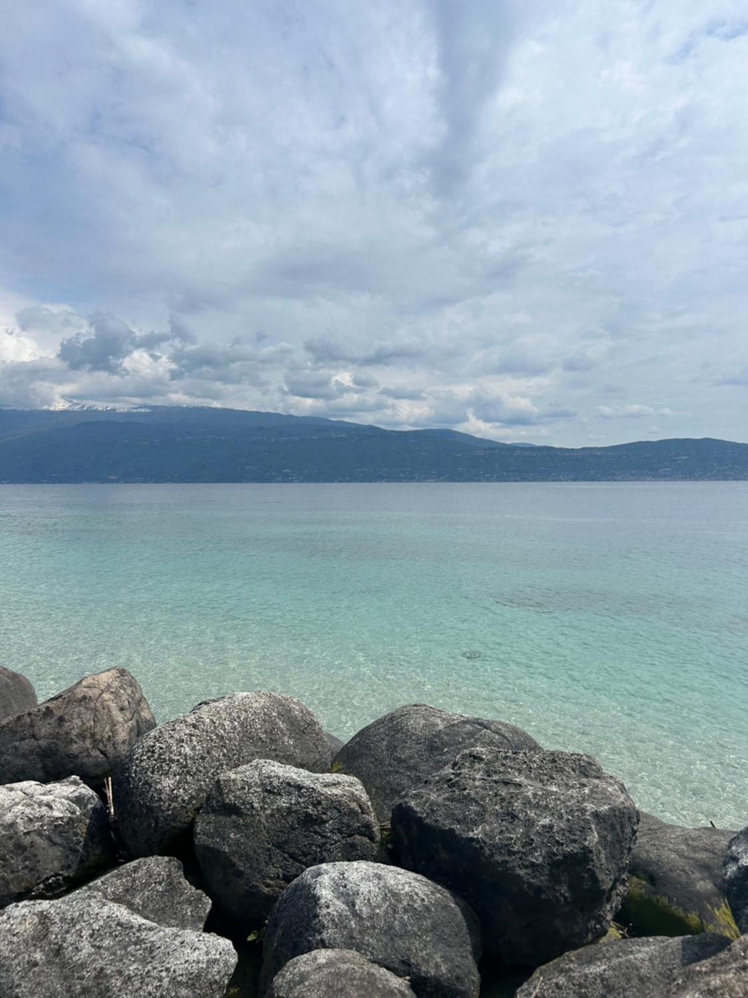 Appartamento Lido 'With Parking Space Included' Toscolano Maderno Luaran gambar